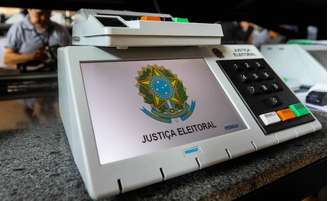 Urna eletrônica: eleições ocorrem em outubro de 2026