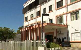 Recém-nascida foi encontrada com vida dentro da lixeira de um banheiro do Pronto-Socorro do Hospital Evangélico de Sorocaba, no interior de São Paulo.