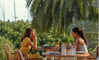 Eva Longoria e Maia Reficco em 'O Último Nascer do Sol'.
