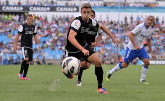 Após se destacar na Espanha, Monreal trocará o Málaga para atuar no futebol inglês