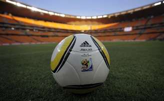 Bola oficial da Copa do Mundo de 2010, na África do Sul.    08/06/2010