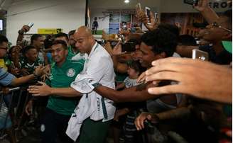 Dudu embarcou com o Palmeiras para Maranhão, mas deve ser reserva nesta quarta (Agência Palmeiras/Divulgação)