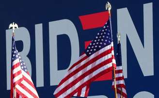 Placa da campanha de Joe Biden à Presidência dos EUA em Wilmington, no Estado norte-americano de Delaware
06/11/2020 REUTERS/Kevin Lamarque