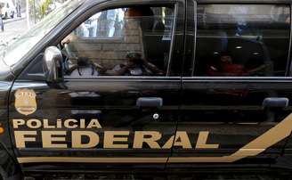 Veículo com logo da Polícia Federal  
28/07/2015
REUTERS/Sergio Moraes