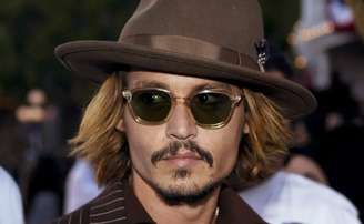 Participação de Johnny Depp em desfile de Rihanna cria polêmica