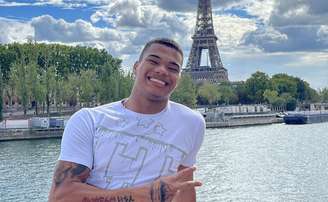 Darlan é um dos destaques do vôlei brasileiro em Paris