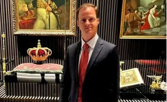 Rafael de Orleans e Bragança, de 38 anos, é o próximo na linha de sucessão da família imperial brasileira.