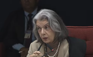 Ministra Cármen Lúcia, do STF e do TSE, rebate advogado que negou tentativas de impedir votos de eleitores de Lula
