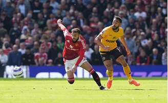Matheus Cunha contra o Manchester United