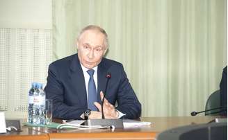 Vladimir Putin presidiu uma reunião com os chefes de governos municipais da região de Kursk. Foto: Mikhail Polnikov, Departamento de Comunicação da Usina Nuclear de Kursk.