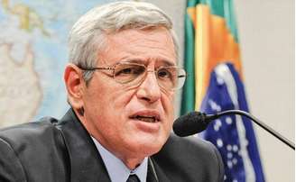 Declarações de Luiz Eduardo Rocha Paiva motivaram decisão de Alexandre de Moraes que revogou autorização de visita a ex-ministro da Defesa preso.