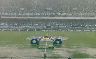 Chuva em Belém atrasou início da partida entre Remo e Palmeiras, no Brasileirão.