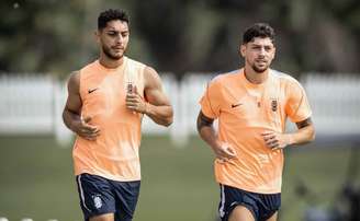 Valverde (D) liderou o grupo de jogadores em uma reunião com Marcelo Bielsa –