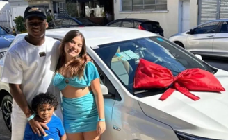 Endrick deu carro de presente no aniversário da ex-namorada