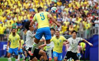 Volante cabeceou bonito para empatar o jogo no segundo tempo e iniciar reviravolta da seleção rumo às oitavas de final.