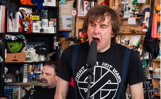 Napalm Death detonando o Tiny Desk