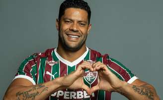 Hulk com a camisa do Fluminense 