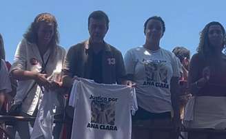 Cristiane Gomes da Silva participou da mobilização em Copacabana em apoio a Lula (PT).