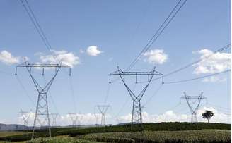<p>O ONS estimou que a carga de energia elétrica no Brasil em dezembro deve apresentar crescimento de 3,5% ante o mesmo mês de 2013</p>