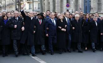 Chefes de Estado participam de marcha solidária em Paris, na França, após os atentados, no domingo. 11/01/2015