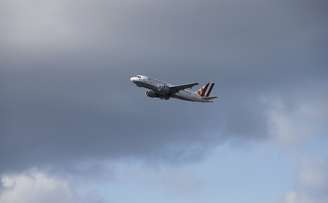  Avião da Germanwings decola do aeroporto de Duesseldorf, em 2 de abril