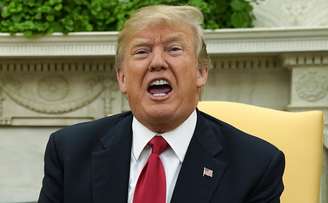 Presidente dos Estados Unidos, Donald Trump, fala com repórteres na Casa branca, em Washington 10/01/2018 REUTERS/Jonathan Ernst