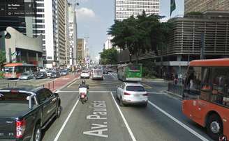 Avenida Paulista na altura do cruzamento com a Rua Augusta. 