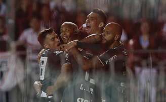 Elenco do Palmeiras tem se unido para conter Deyverson durante as partidas (Cesar Greco/Ag Palmeiras/Divulgação)