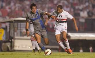 O São Paulo encontrou a Universidad Católica em jogo emblemático em 2012 (Foto: Divulgação/São Paulo)