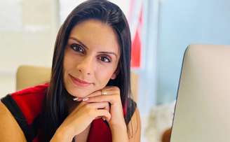 A estrategista financeira Jenni Almeida alerta: “Cuidado com os gastos” 