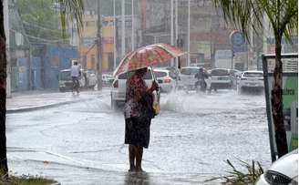 Forte chuva e pontos de alagamento em Salvador (BA)