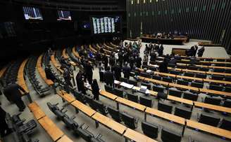 Deputados recuaram de posição sobre escala 6x1.