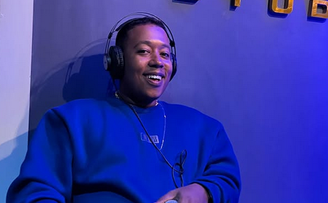 7Kssio canta músicas de pagode baiano