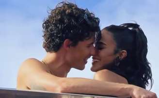 O casal curtiu o trio da cantora Ivete neste sábado, 14, em Salvador