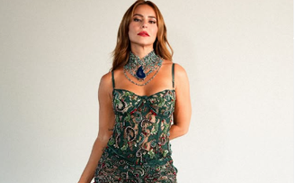 Paolla Oliveira usa look da grife Hisha em sua festa de 44 anos