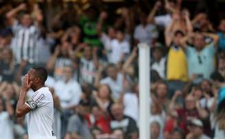 Robinho pelo Santos em 2015 (Photo by Friedemann Vogel/Getty Images)