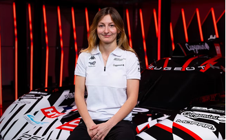 Doriane Pin em apresentação para a Peugeot Sport