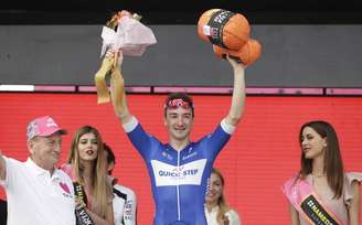 Elia Viviani vence 2ª etapa do Giro d'Italia