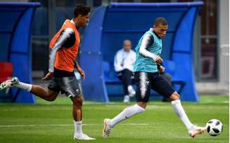 Mbappé voltou a treinar e afastou as dúvidas na França (Foto: Franck Fife / AFP)