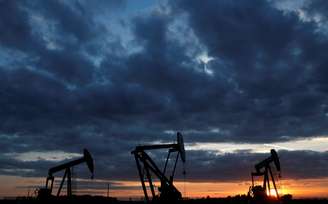 Sondas de petróleo em Vaudoy-en-Brie, França
23/04/2018
REUTERS/Christian Hartmann