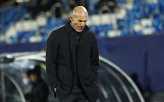 Técnico do Real Madrid, Zinedine Zidane 
03/11/2020
REUTERS/Juan Medina