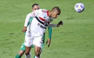 Bruno Alves durante partida contra a Chapecoense (Foto: Paulo Pinto / saopaulofc.net)