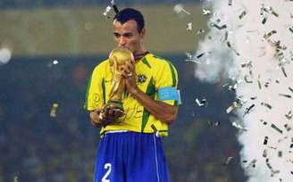 Cafu foi o capitão do pentacampeonato mundial da Seleção Brasileira (Foto: Antonio Scorza/AFP)