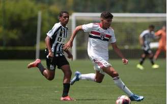 São Paulo venceu o Santos pela ida das quartas de final do Paulista sub-15 (Foto: Rubens Chiri/Saopaulofc.net)