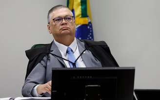 Flávio Dino publica versículo bíblico em suas redes sociais após prisão domiciliar de Bolsonaro e protesto da oposição