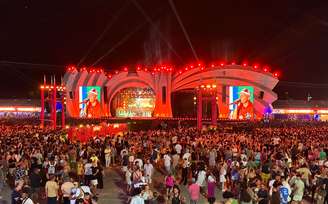 As comidas variam de preço conforme o estabelecimento, com algumas opções custando entre R$ 25 e R$ 50