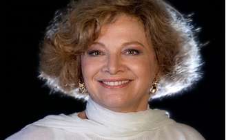 Gloria Menezes como Laurinha Figueroa, em 1990: a vilã que todos amavam odiar