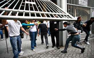 <p>Portões dos locais de prova do Enem serão fechados às 13 horas deste sábado e domingo</p>