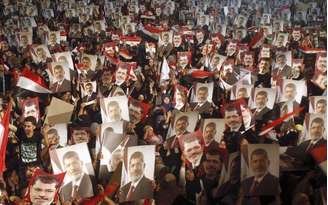 <p>A repressão já provocou a morte de mais de 1,4 mil partidários de Mursi e levou à detenção de mais de 15 mil pessoas, segundo a Anistia Internacional.</p>