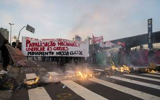  Da estação, os manifestantes seguem para a praça da Sé e para a Secretaria de Estado de Segurança Pública